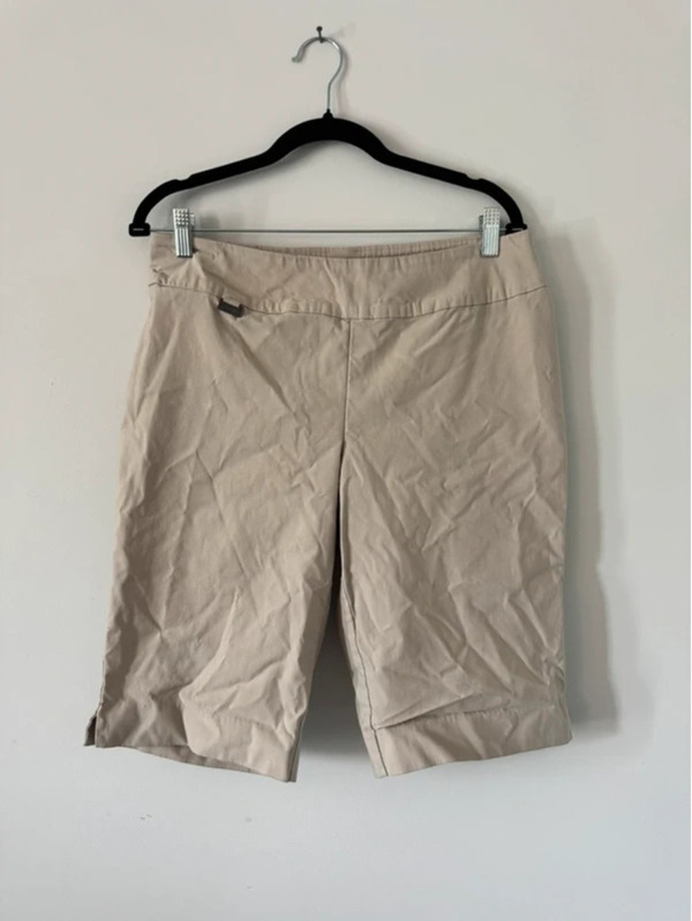 Peck & Peck Beige Knee-Length Shorts Size 16